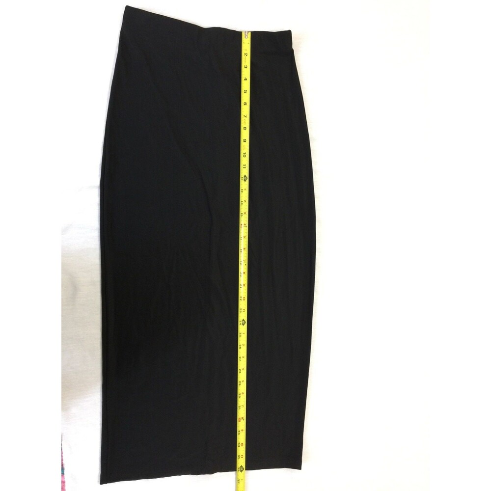 THS WOMENS PULL ON SKIRT SIZE M